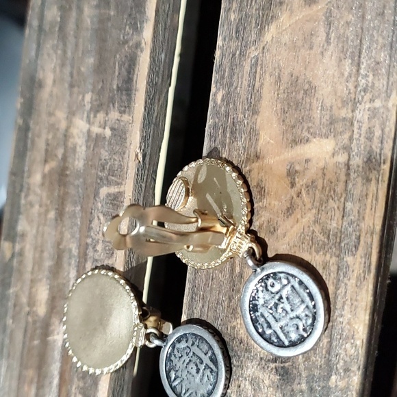 COIN DROP EARRINGS CLIP ON TWO TONE MIXED METAL - Picture 5 of 7